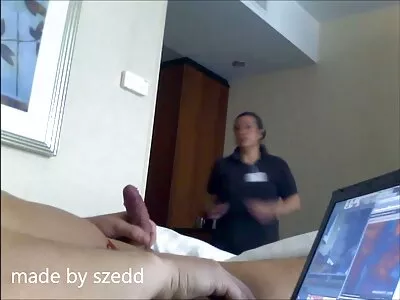 güzel bir gülümseme ile kıvırcık saçlı teenie amator pornp berbat açık havada sert penis