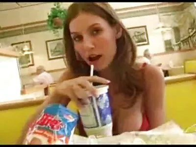 Yaramaz kız turk porno amator çok yaramaz şeyler yapmayı sever