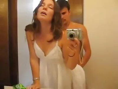 Sıcak hemşire amatör porno vk ofisinde deepthroating