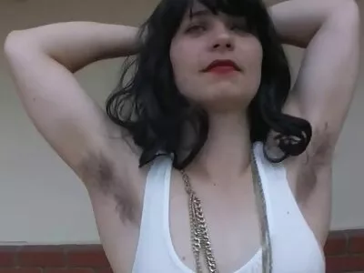 Scarlett Mae ve Elexis Monroe masaj masasında tutkuyla yalıyor amatör porno izle