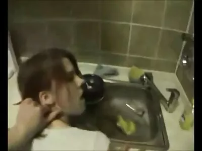 Sarışın türkpornoamatör kadın bir tamirciyi beceriyor
