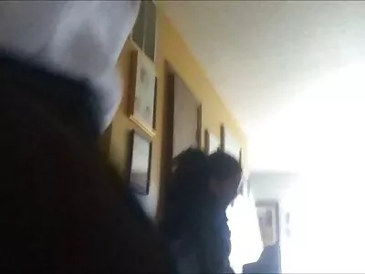 İki seksi kız bir sevgili paylaşıyor amatör liseli porn