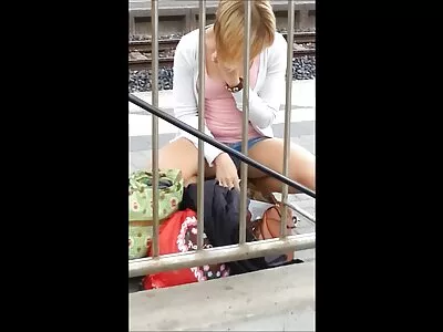 Kızıl saçlı deniz kızı amatör arap sex mükemmel kıçını dövülerek alır