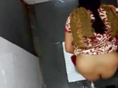 Kendra türk olgun amatör Spade ve Chloe Cherry oturma odasında yalama ve tribbing