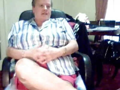 Dövmeli kız amatör sarışın porno dudaklarında boşalmak var