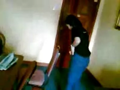 Minyon sarışın anal amator porno Halle Von sert bir lanet seviyor