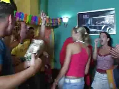 Güzel kız amatör sexs Sybil banyoda becerdin alır