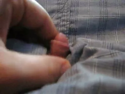 Doğal göğüsleri ile Asyalı Rae Lil Siyah tankın yanında seks sex porno amator