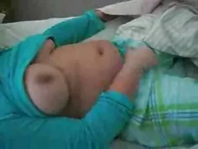 Minik genç Alicia Williams, POV'da güzelce amatör anal porno becerdin alır