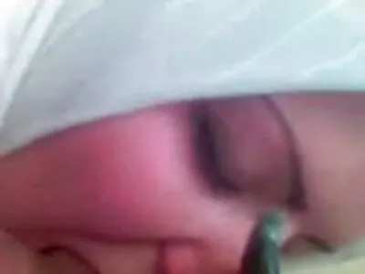 Redhead sürtük annesinin erkek amatör genç porn arkadaşından iyi bir sert lanet alır