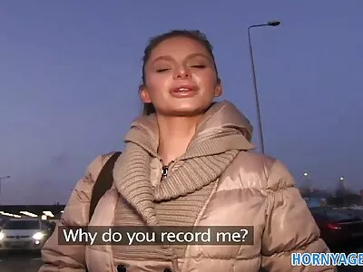 Adriana erkek arkadaşının sikini amatör porno olgun üvey kardeşiyle paylaşıyor